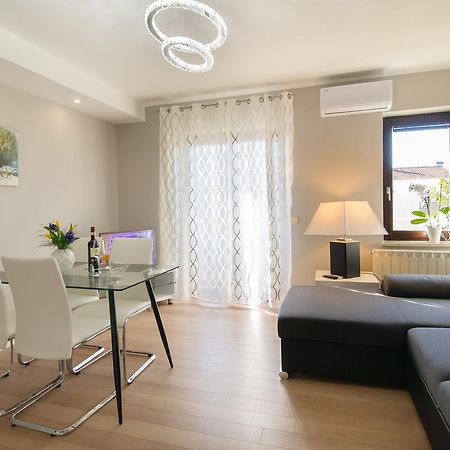 Apartment Motovunska 39 โปเรช ภายนอก รูปภาพ
