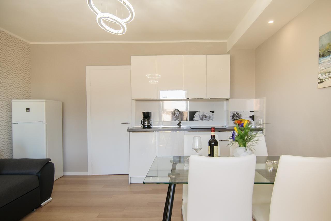Apartment Motovunska 39 โปเรช ภายนอก รูปภาพ