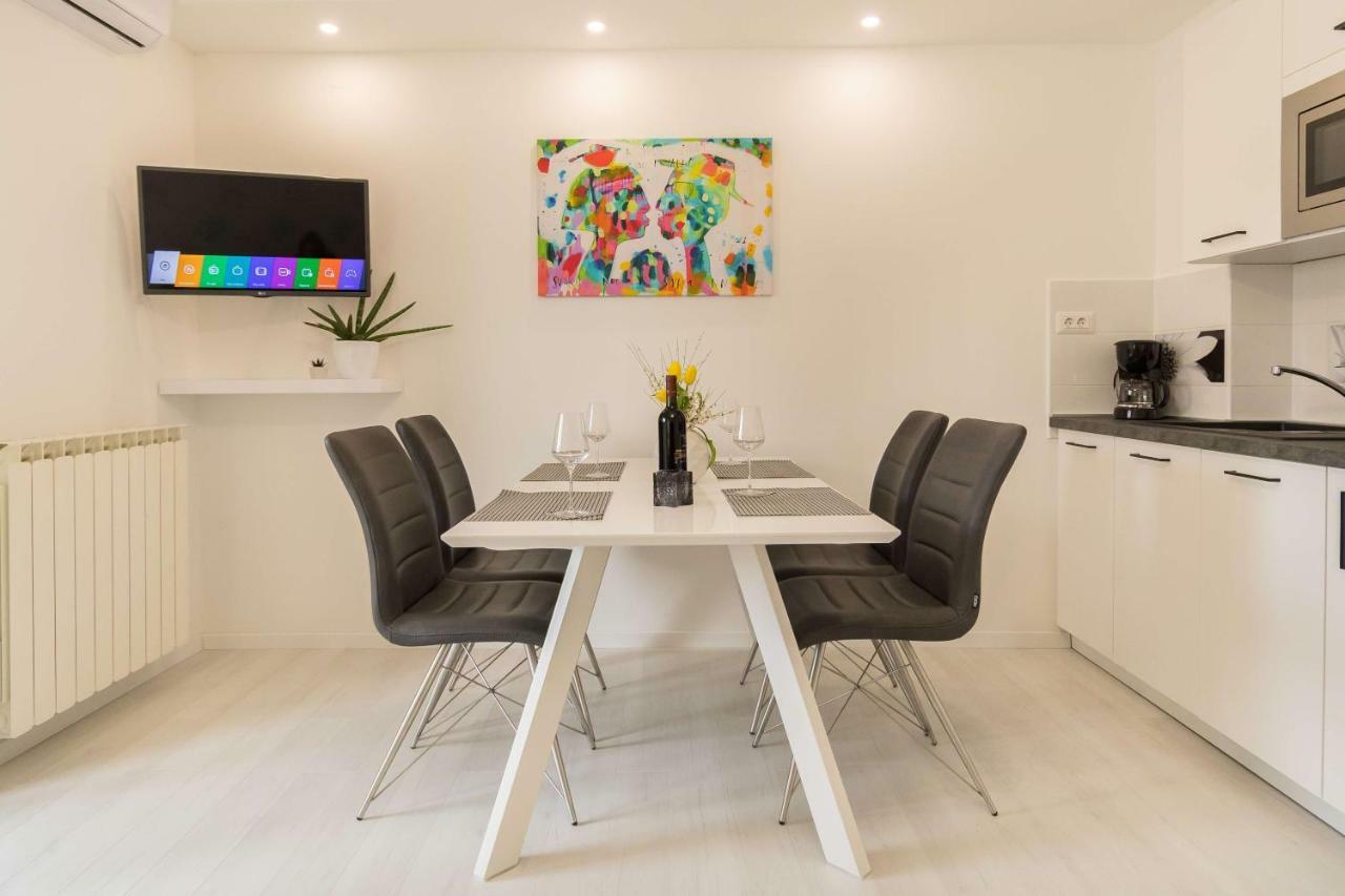 Apartment Motovunska 39 โปเรช ภายนอก รูปภาพ